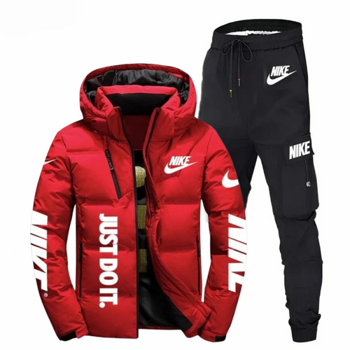 Pantaloni della tuta Nike e giacca invernale di lusso